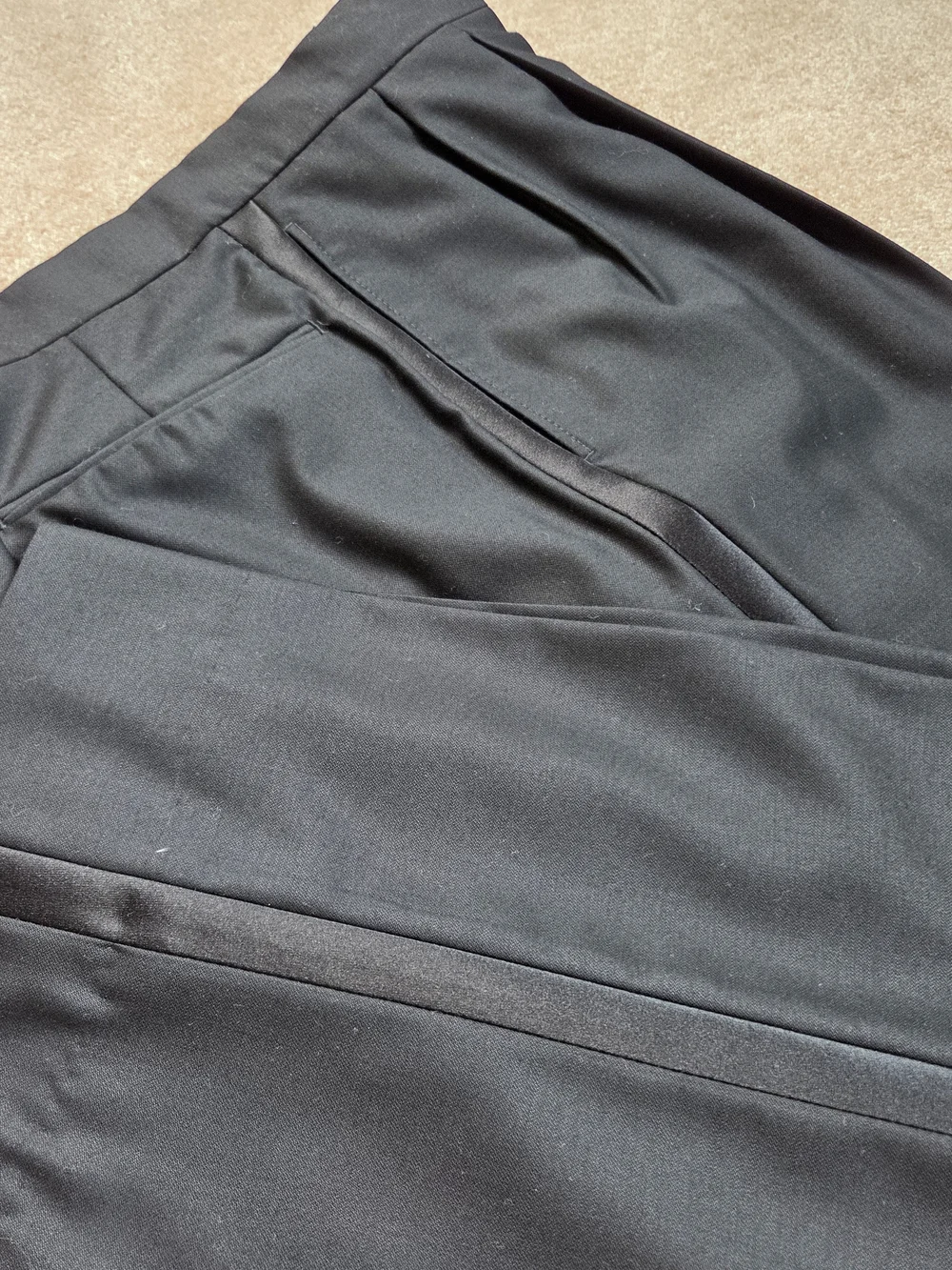 Jos. A. Bank Black Sygnature Collection Tuxedo, 41R